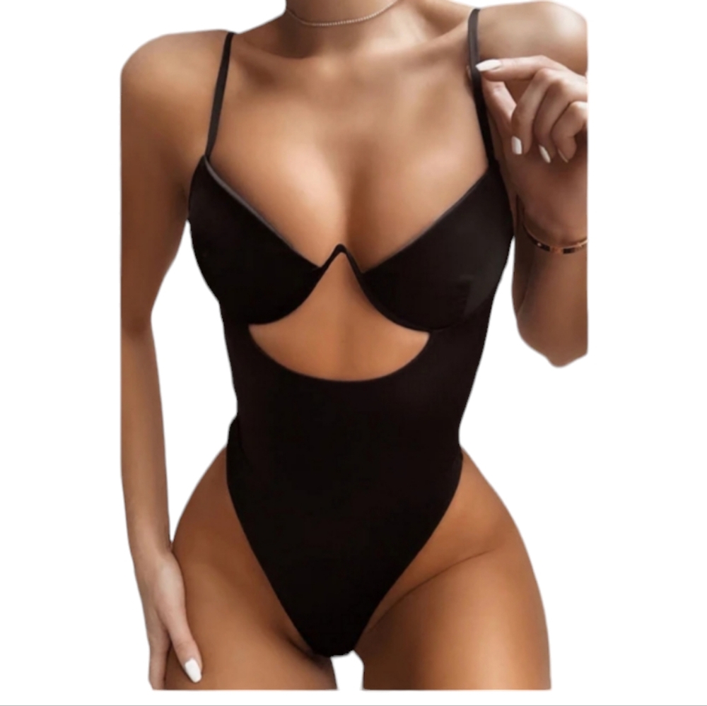 AKIRA WOMEN'S BLACK LEATHER BODYSUIT SIZE MEDIUM  NWOT